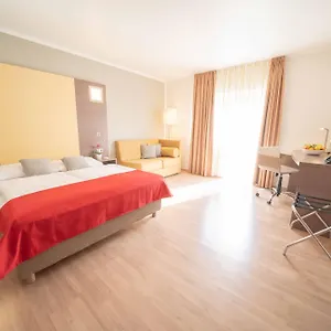 4* Otel Orangerie