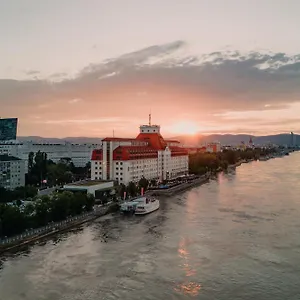 4* Otel Hilton Waterfront